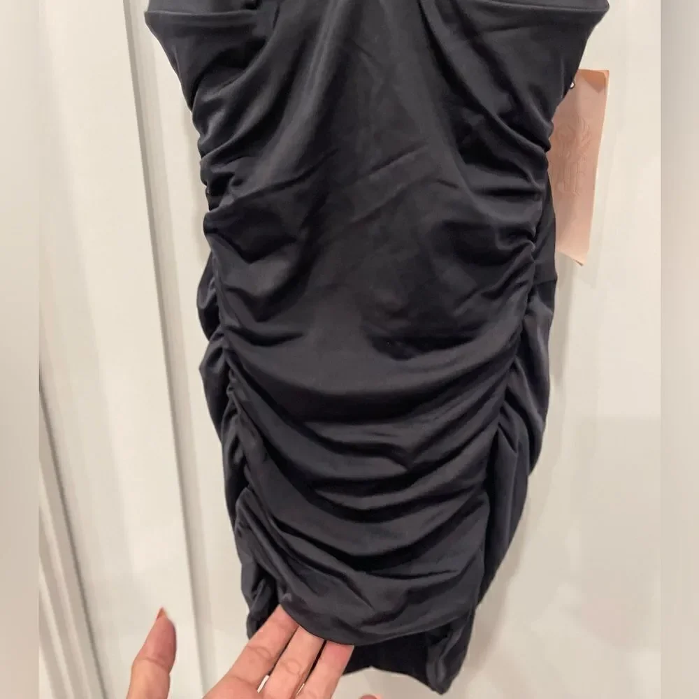 We are HAH It Suits U 1 Piece Swim Dress In Noir.Size S